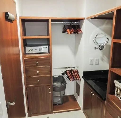 Apartment Beautiful Ocean View Condo, 3br 3.5 Bt *