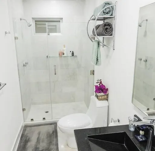 Beautiful Ocean View Condo, 3br 3.5 Bt *