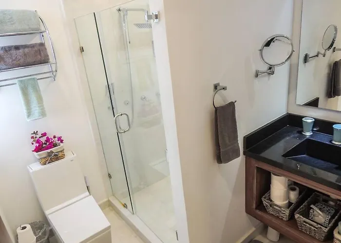 Beautiful Ocean View Condo, 3br 3.5 Bt Apartment